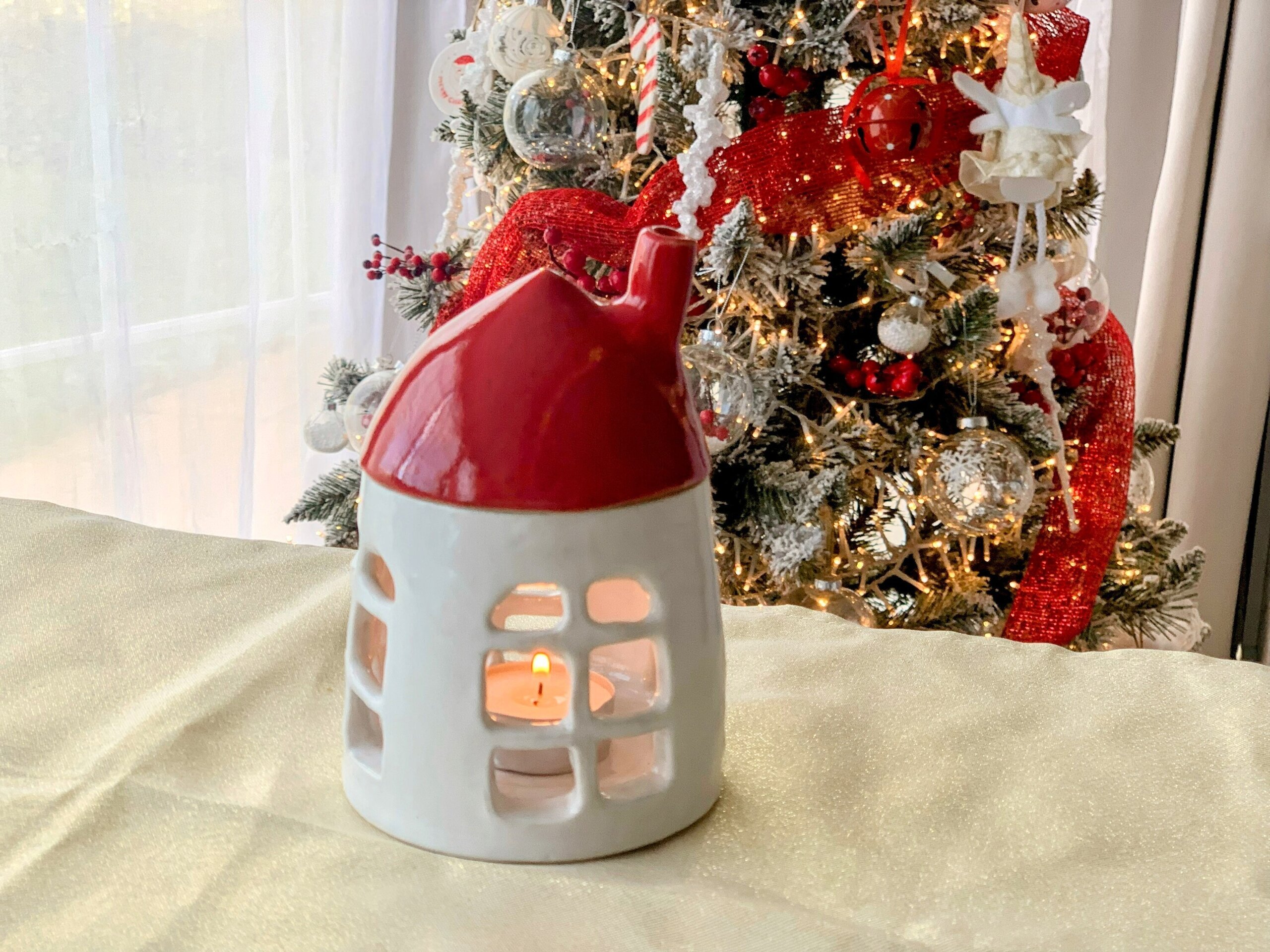 Porta velas faro esmaltado en blanco brillo y rojo. - 2