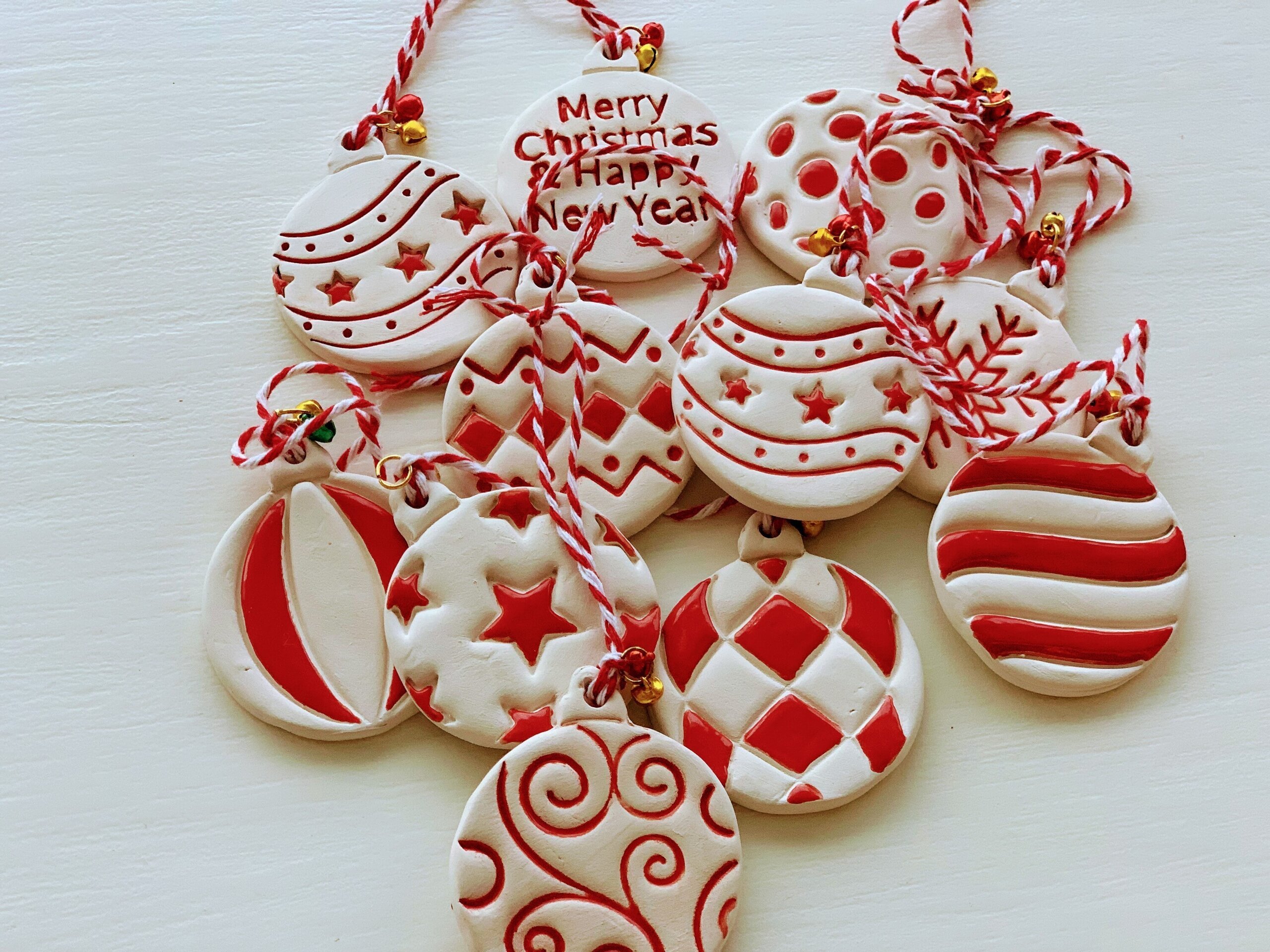 Bolas planas de cerámica para árbol de Navidad. - 2